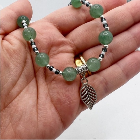 Green Aventurine 8mm Crystal Gemstone Beaded Leaf Choker Necklace - Picture 4 of 5